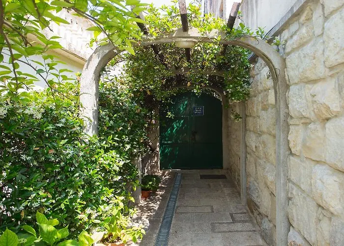 Alma Ξενοδοχείο 3*