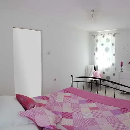 Alma Hotel