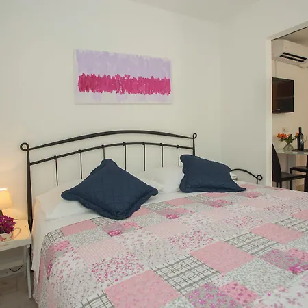 Alma Hotel 3*